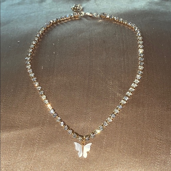 Jewelry - White butterfly rhinestone choker